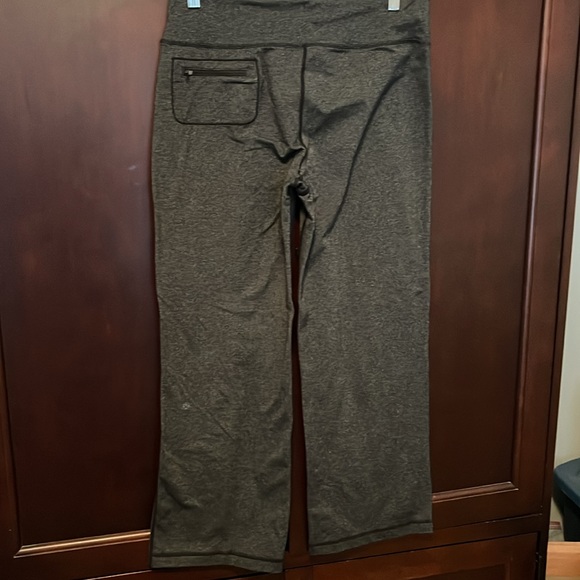 Lululemon Relaxed Fit Pant in Heathered Deep Coal size 12 - Picture 4 of 5